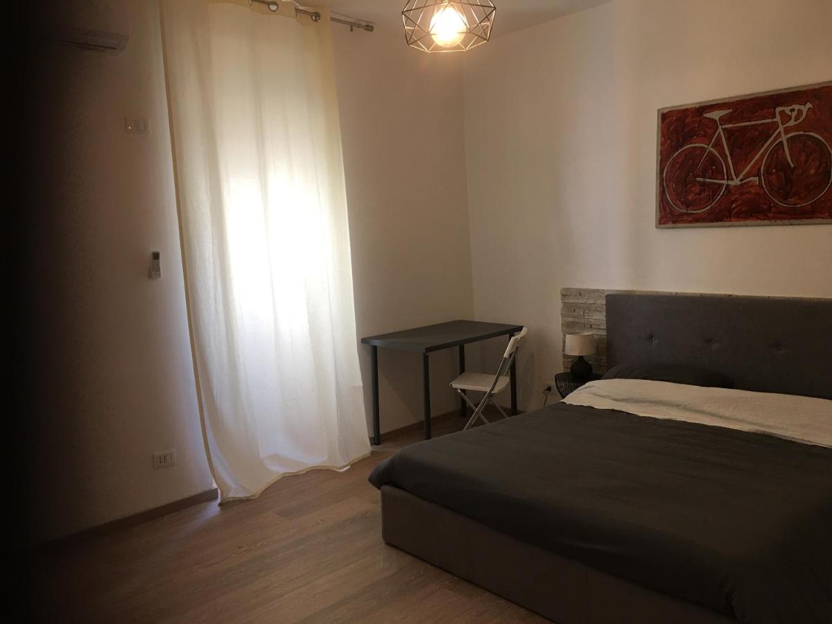 La Casa Nell'Antico Cortile Apartment Катания Екстериор снимка